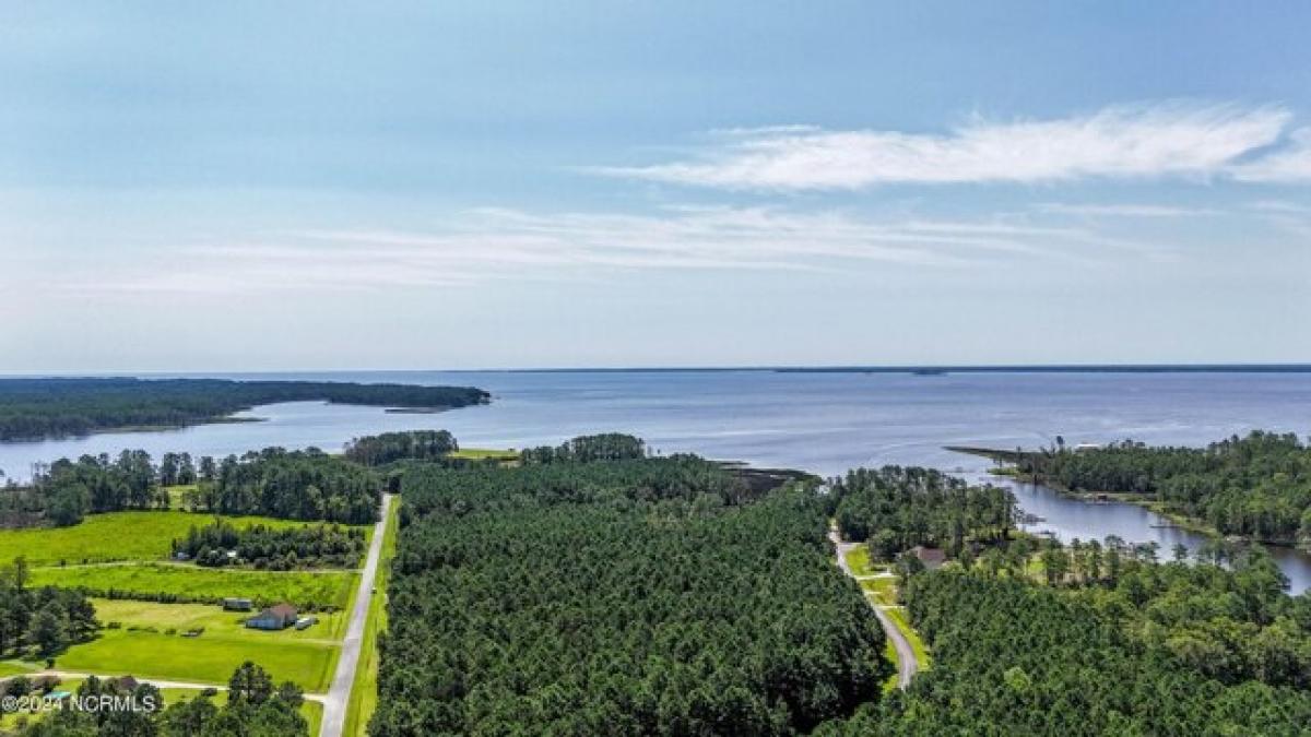 Picture of Residential Land For Sale in Bath, North Carolina, United States