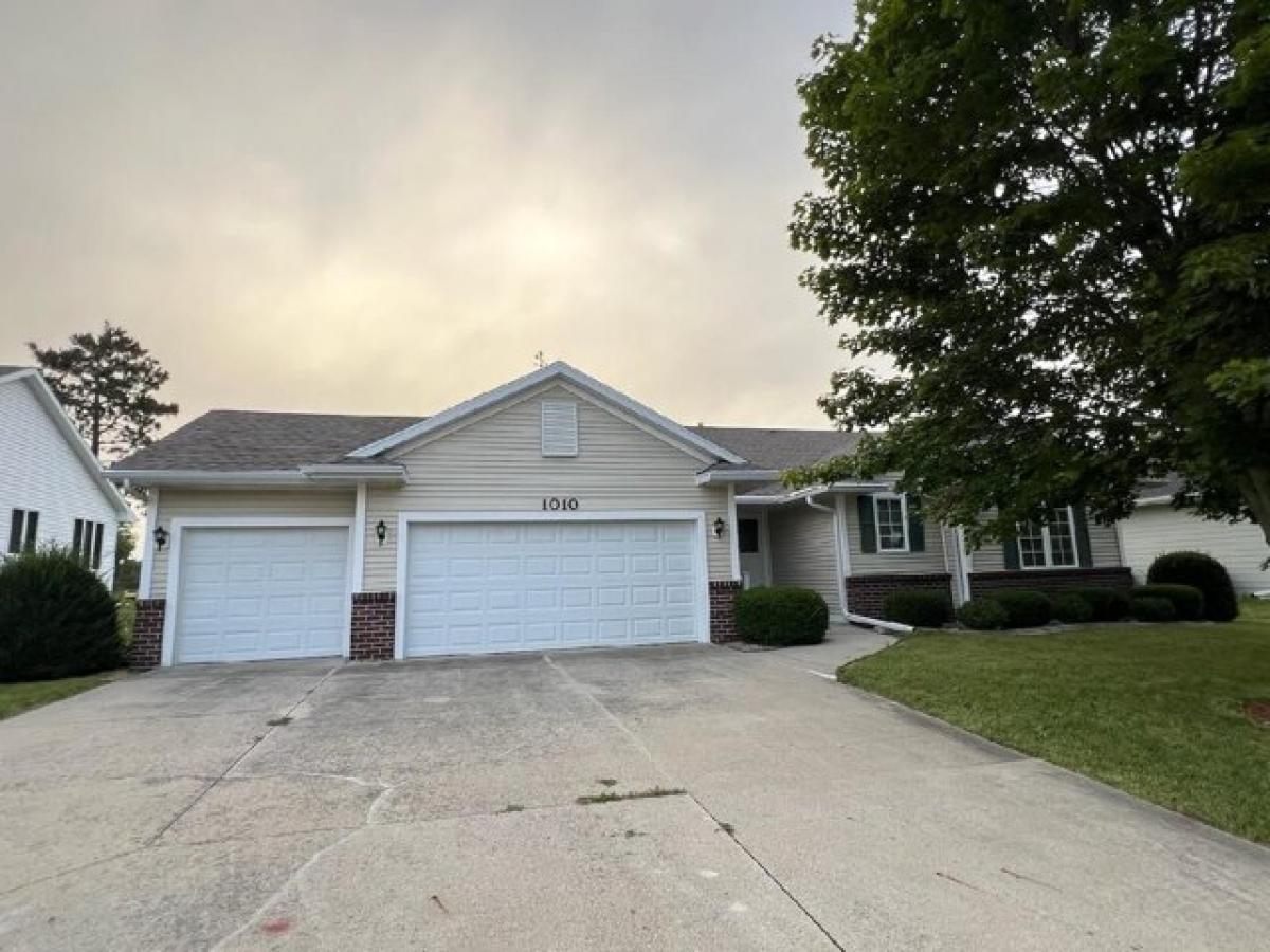 Picture of Home For Sale in Newton, Iowa, United States