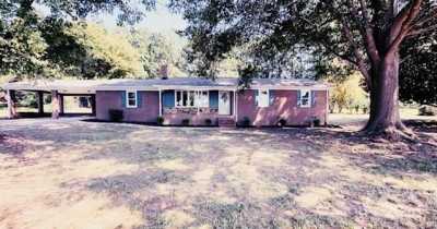 Home For Sale in Oakboro, North Carolina