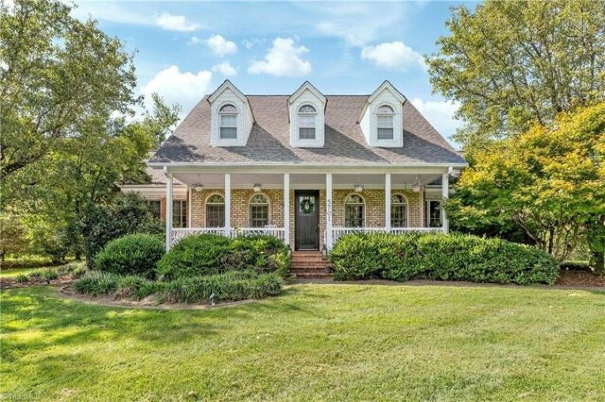 Picture of Home For Sale in Oak Ridge, North Carolina, United States