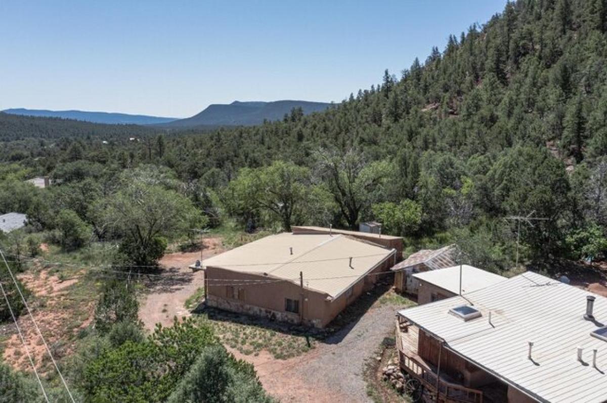 Picture of Home For Sale in Glorieta, New Mexico, United States