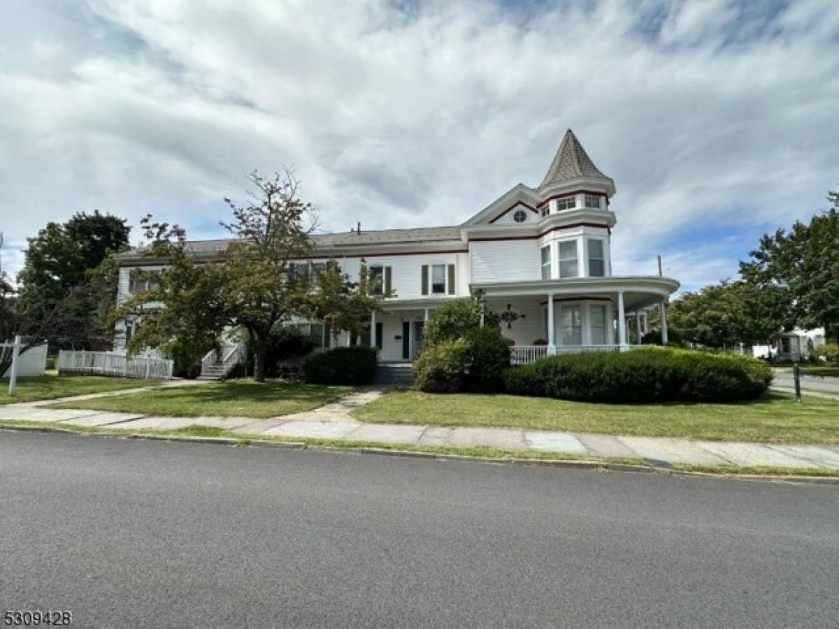 Picture of Home For Sale in Hackettstown, New Jersey, United States