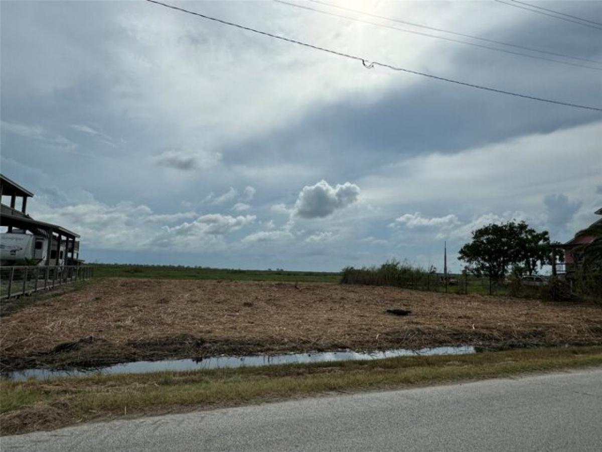 Picture of Residential Land For Sale in Crystal Beach, Texas, United States