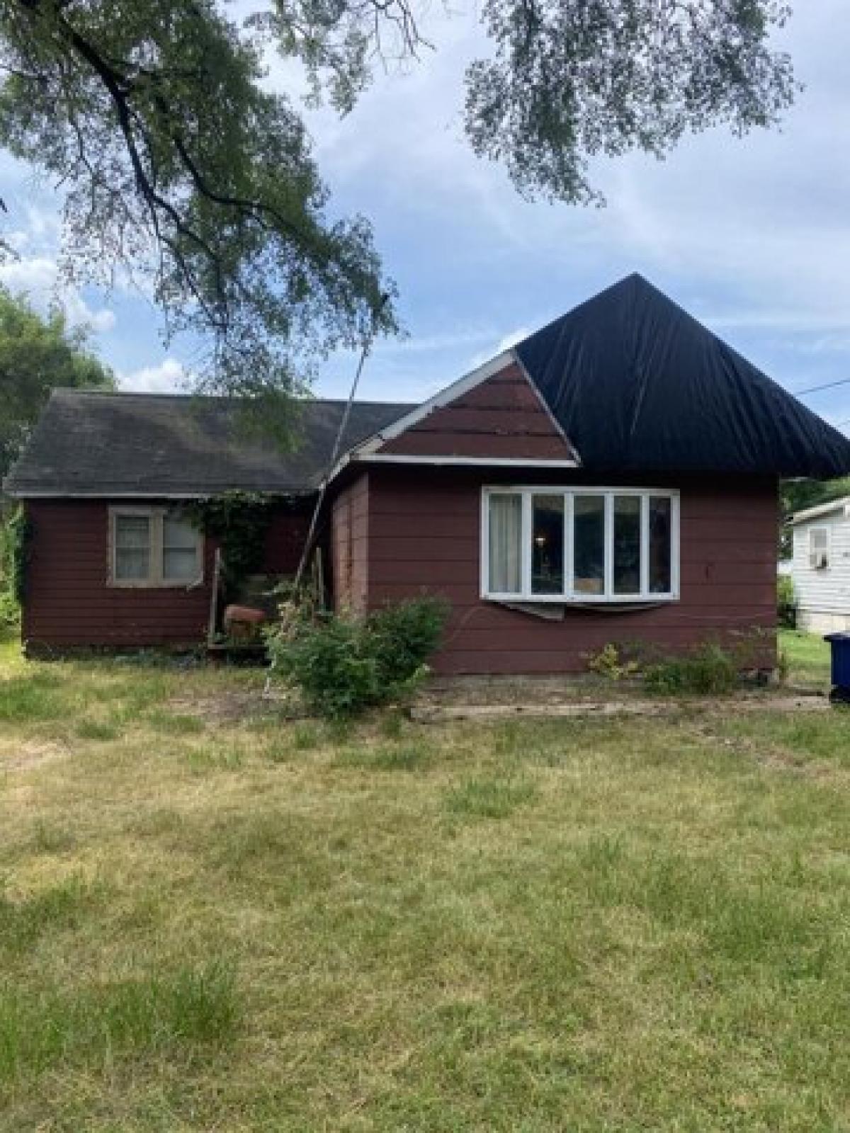 Picture of Home For Sale in La Porte, Indiana, United States