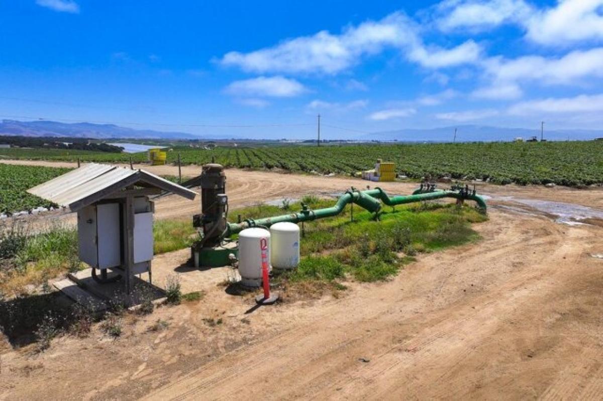 Picture of Residential Land For Sale in Salinas, California, United States