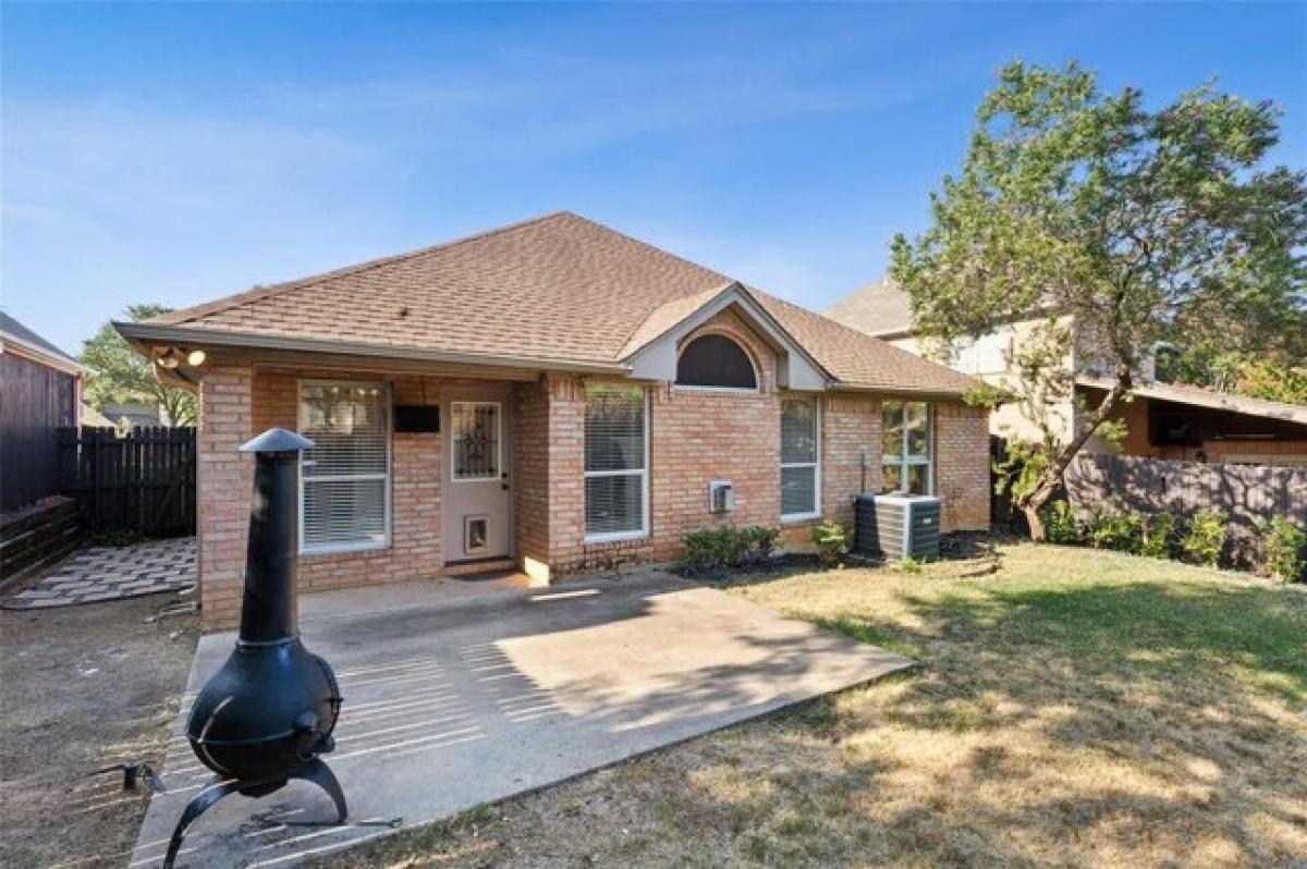 Picture of Home For Sale in Euless, Texas, United States