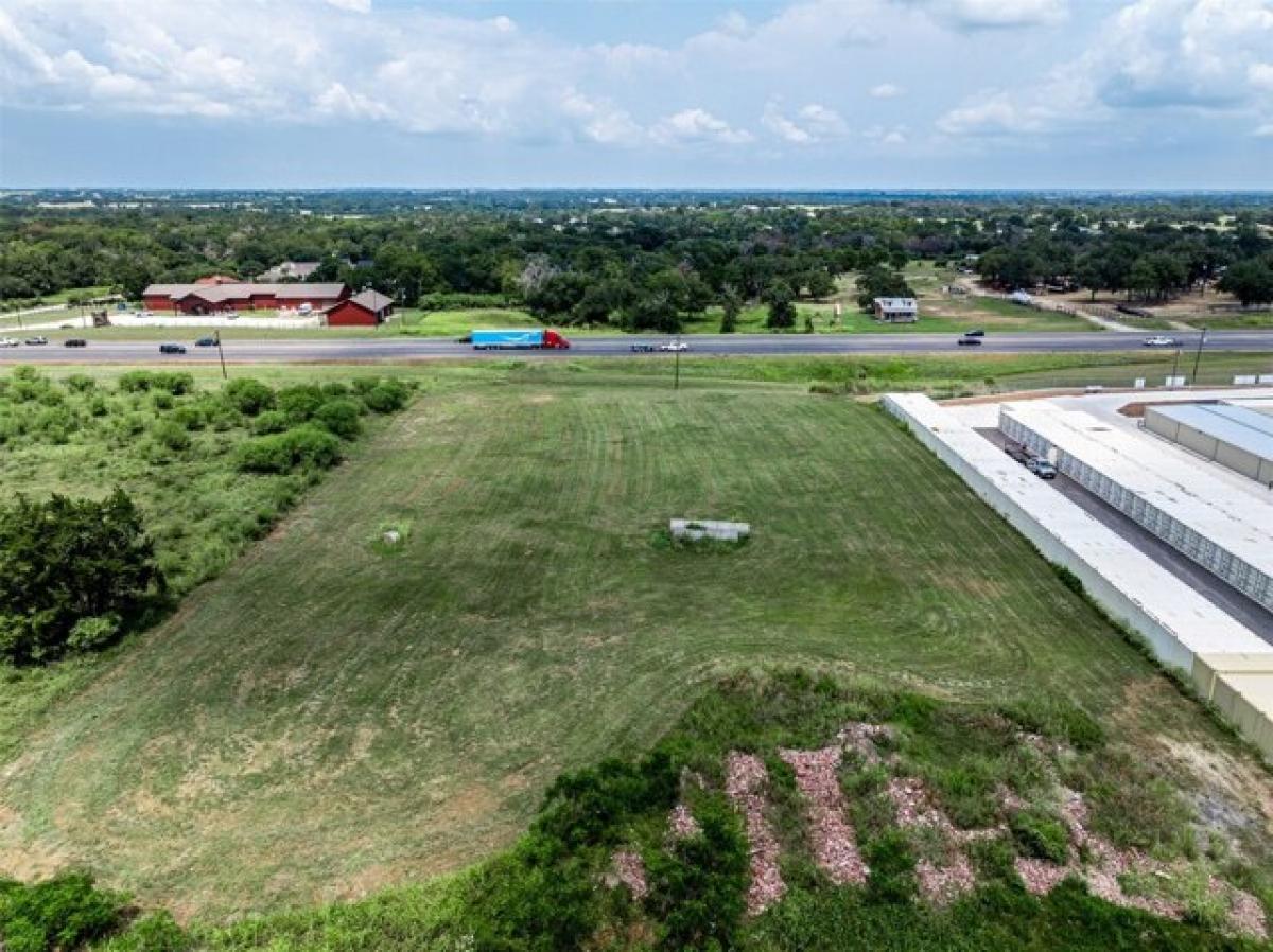 Picture of Residential Land For Sale in Brenham, Texas, United States