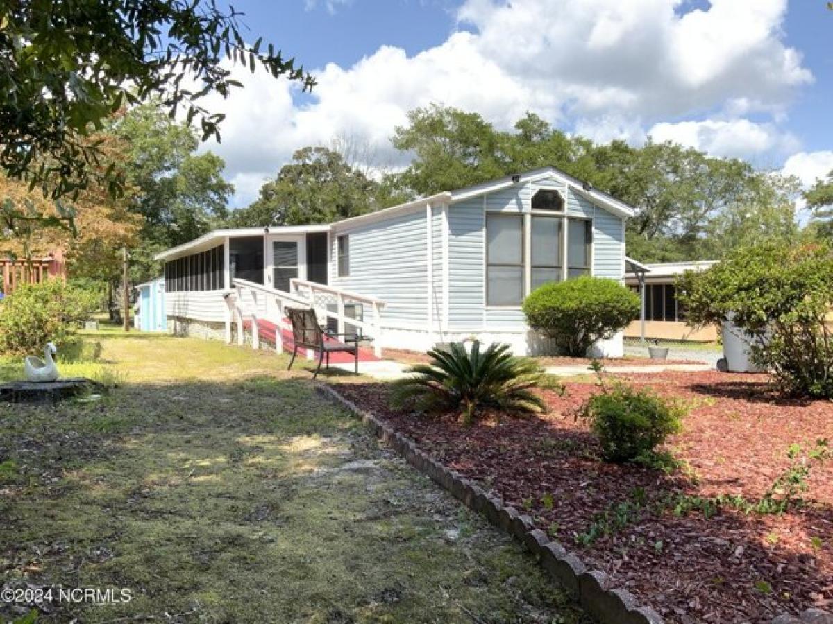 Picture of Home For Sale in Oak Island, North Carolina, United States