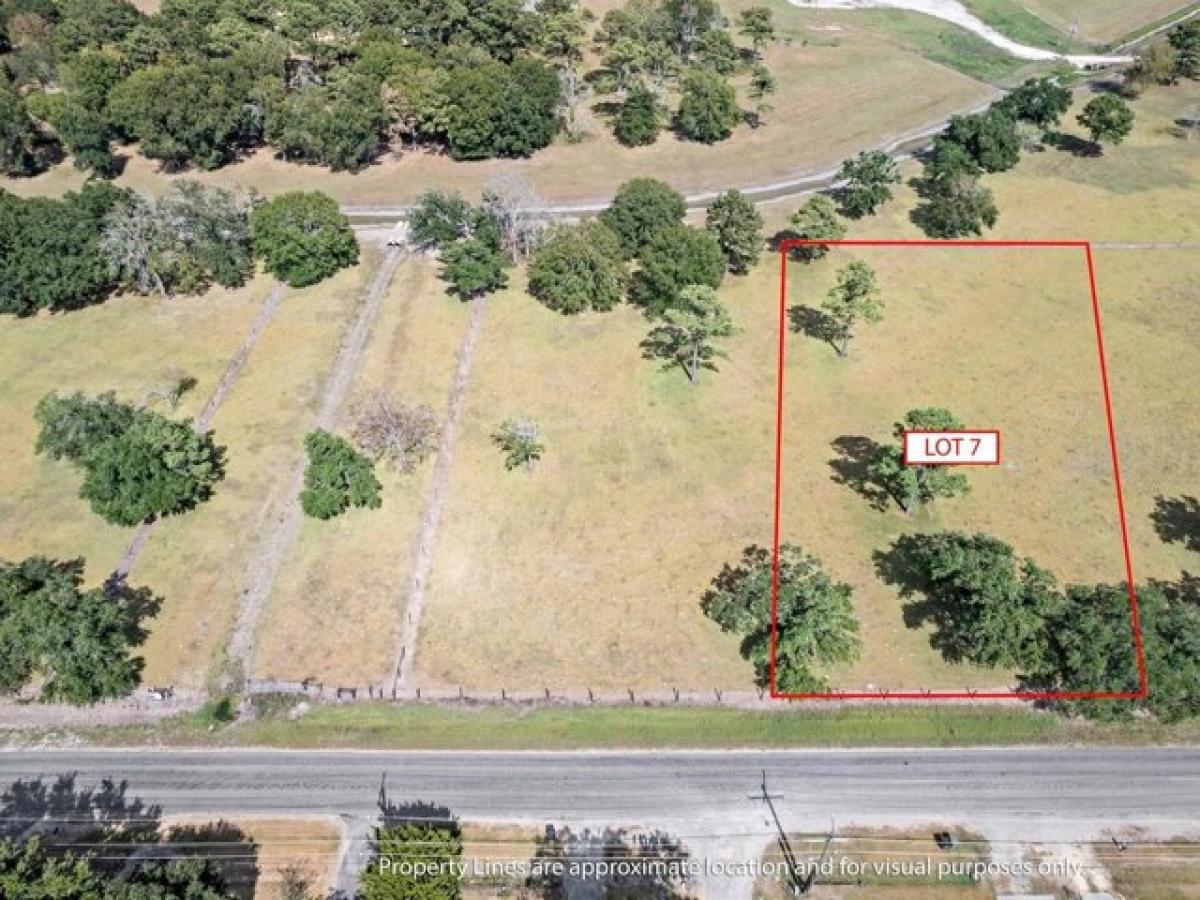 Picture of Residential Land For Sale in Beaumont, Texas, United States