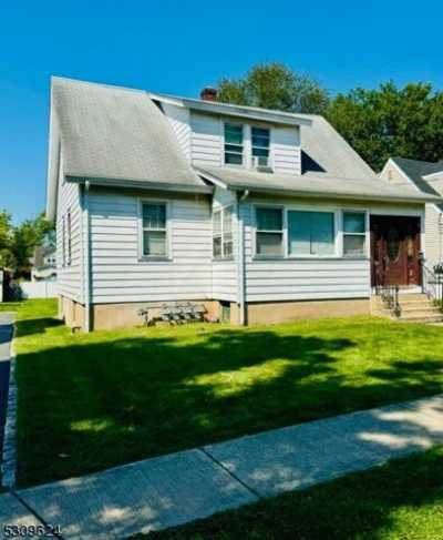 Home For Sale in Madison, New Jersey