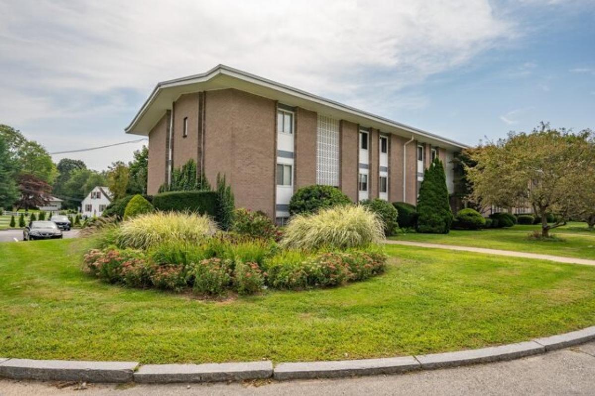 Picture of Home For Sale in New London, Connecticut, United States