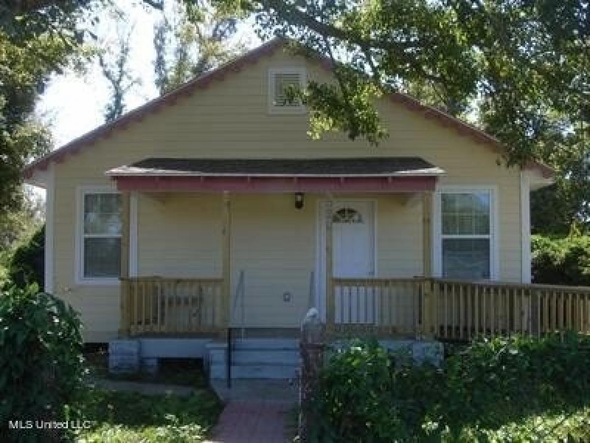 Picture of Home For Sale in Bay Saint Louis, Mississippi, United States