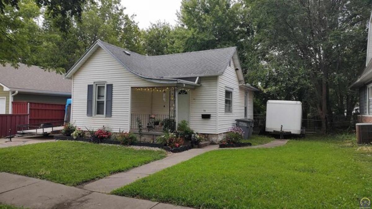 Picture of Home For Sale in Emporia, Kansas, United States