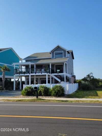 Home For Sale in Holden Beach, North Carolina