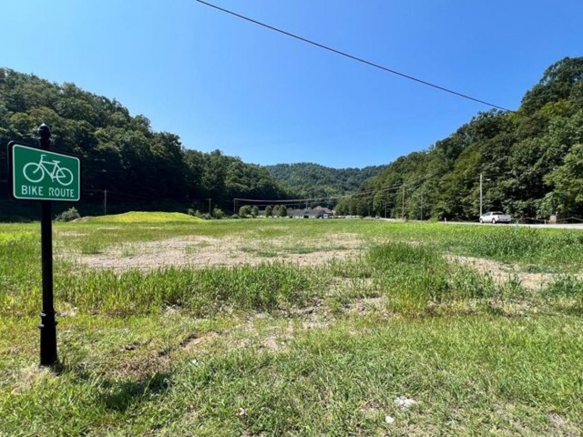 Picture of Residential Land For Sale in Pikeville, Kentucky, United States