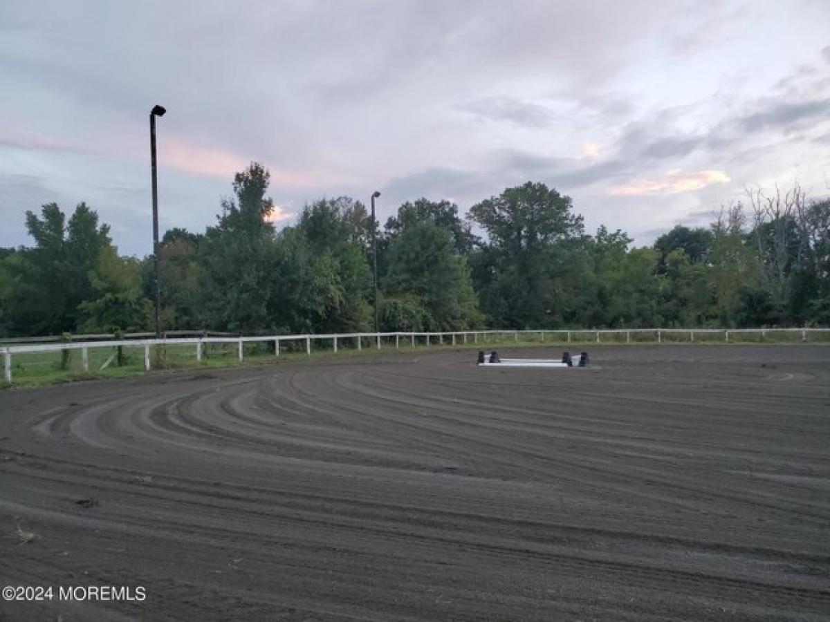 Picture of Residential Land For Sale in Jobstown, New Jersey, United States