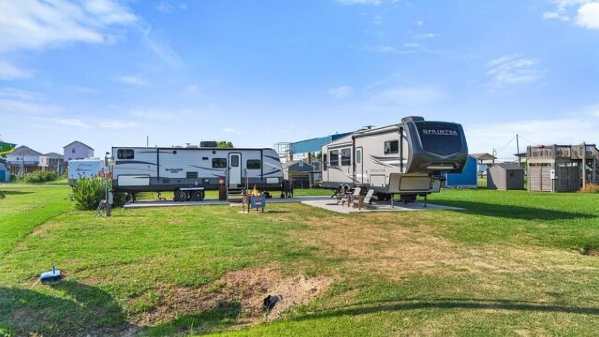 Picture of Residential Land For Sale in Crystal Beach, Texas, United States