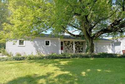 Home For Sale in Eaton Rapids, Michigan