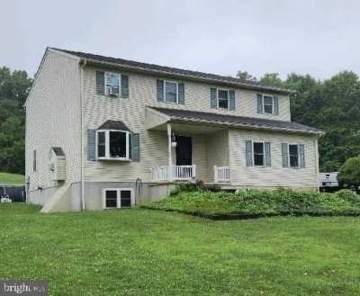 Home For Sale in Womelsdorf, Pennsylvania