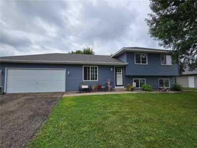 Home For Sale in Green Isle, Minnesota