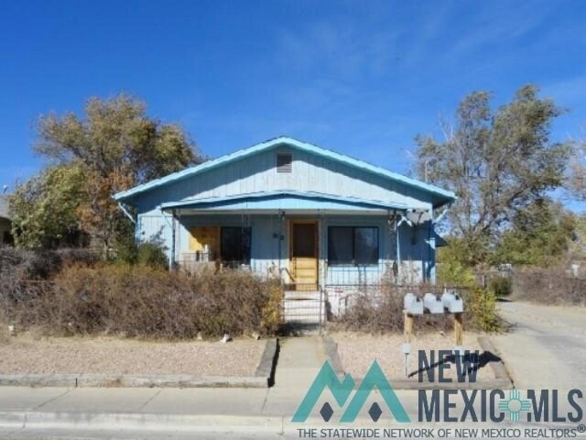 Picture of Home For Sale in Gallup, New Mexico, United States