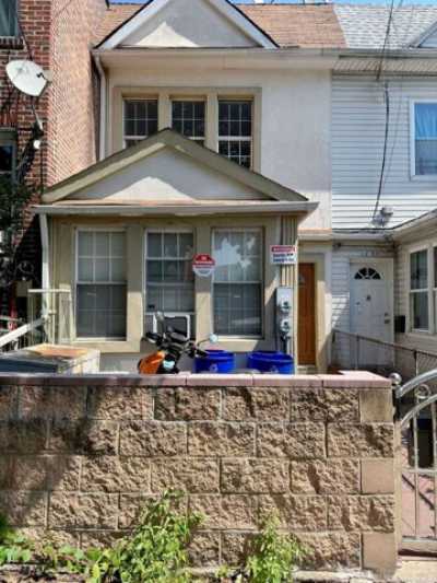 Home For Sale in East Elmhurst, New York