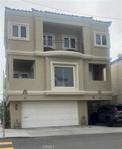 Home For Sale in Manhattan Beach, California