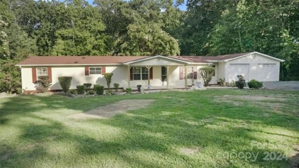 Picture of Home For Sale in King, North Carolina, United States