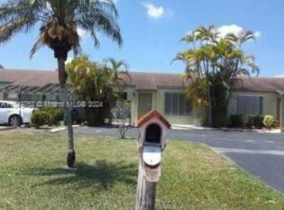 Home For Sale in Miami Gardens, Florida