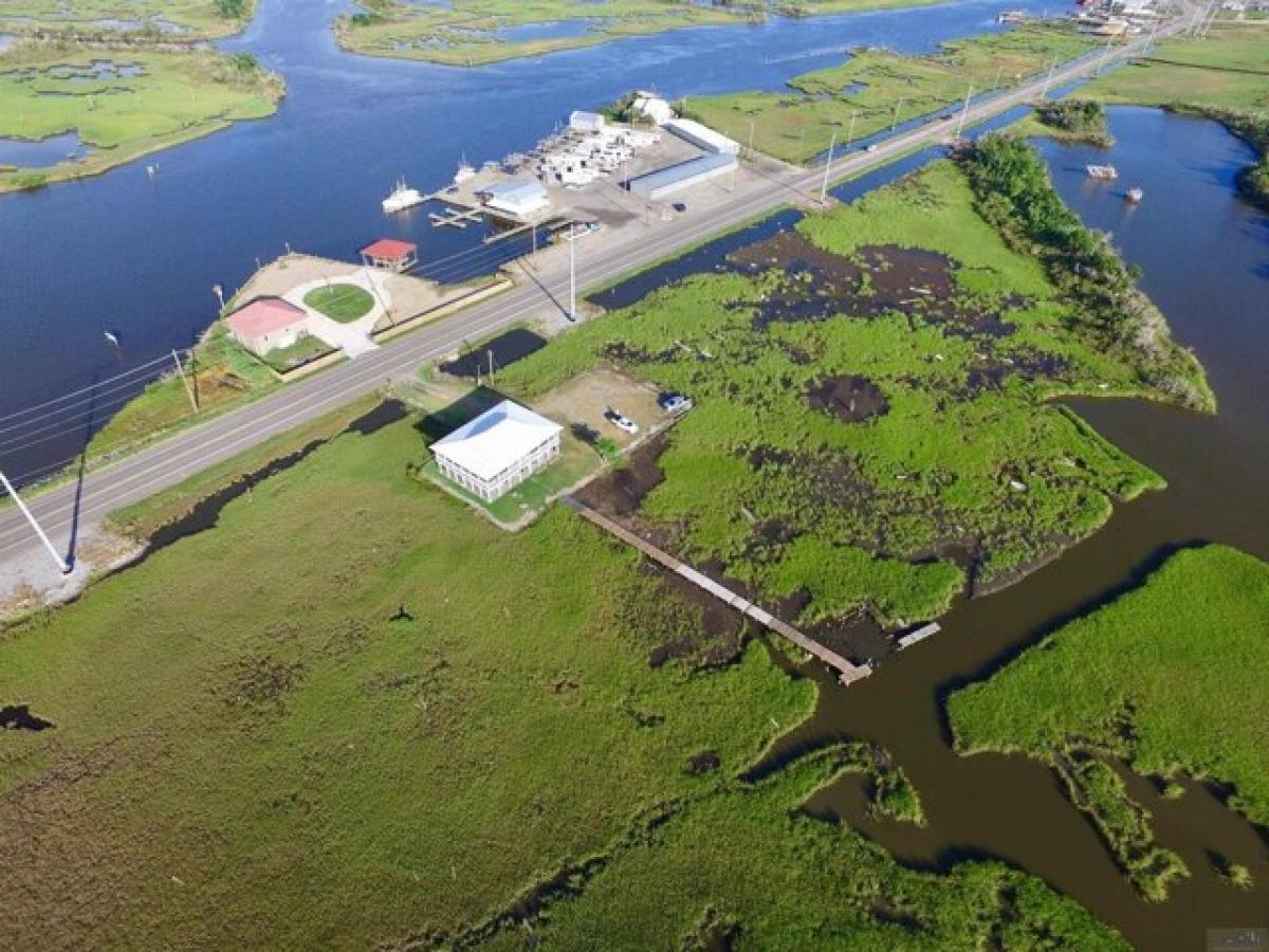 Picture of Home For Sale in Golden Meadow, Louisiana, United States