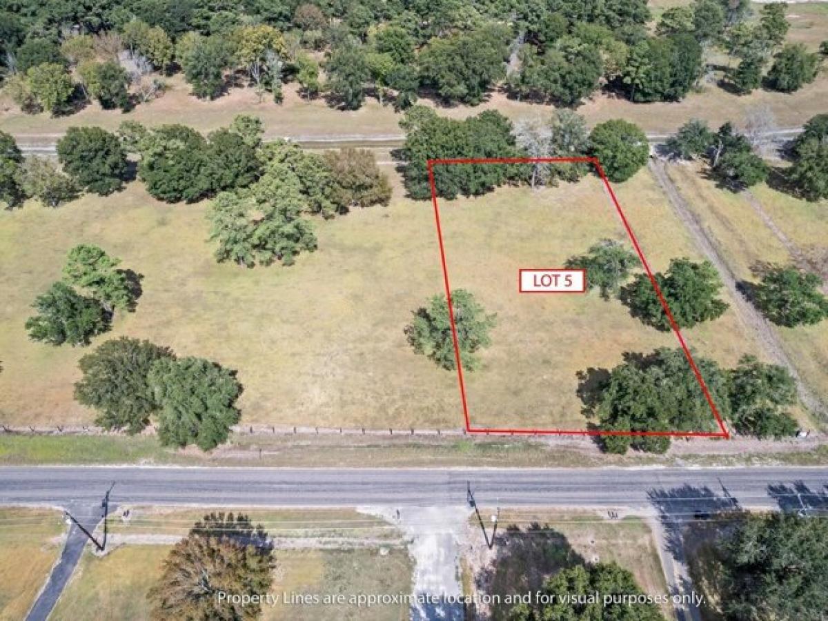 Picture of Residential Land For Sale in Beaumont, Texas, United States