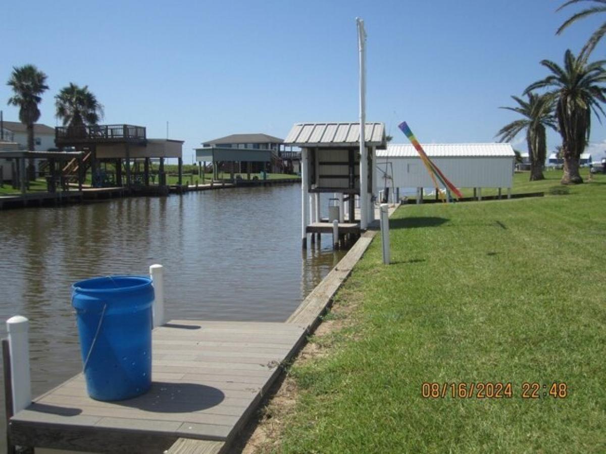 Picture of Home For Sale in Sargent, Texas, United States