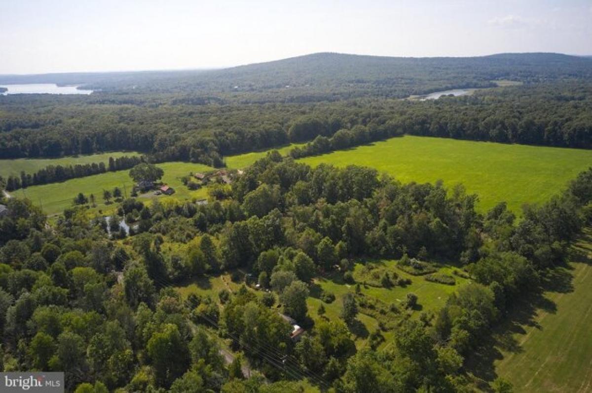 Picture of Home For Sale in Ottsville, Pennsylvania, United States