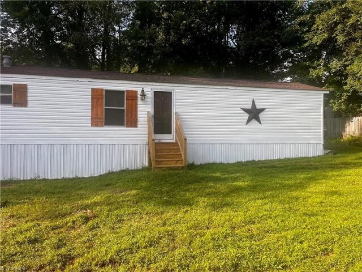 Picture of Home For Sale in Lexington, North Carolina, United States