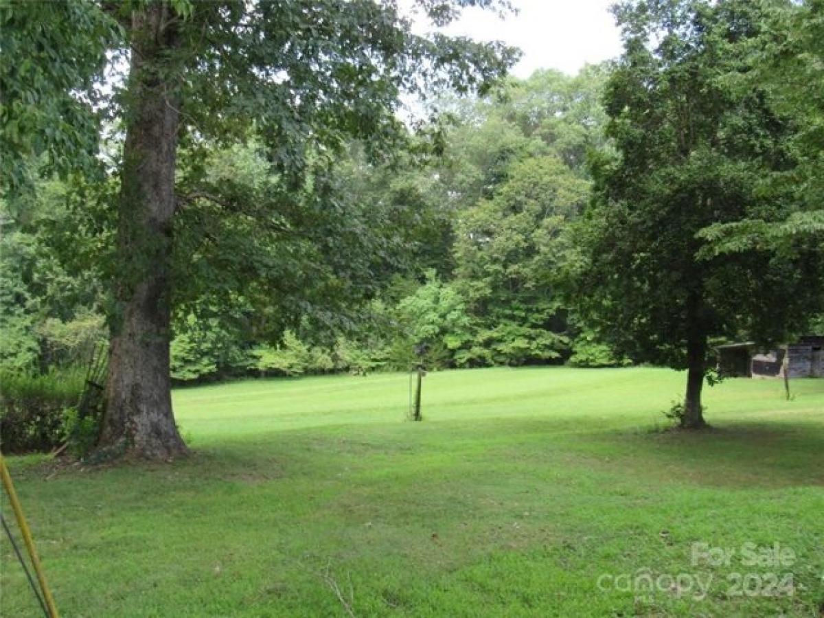 Picture of Home For Sale in Rutherfordton, North Carolina, United States