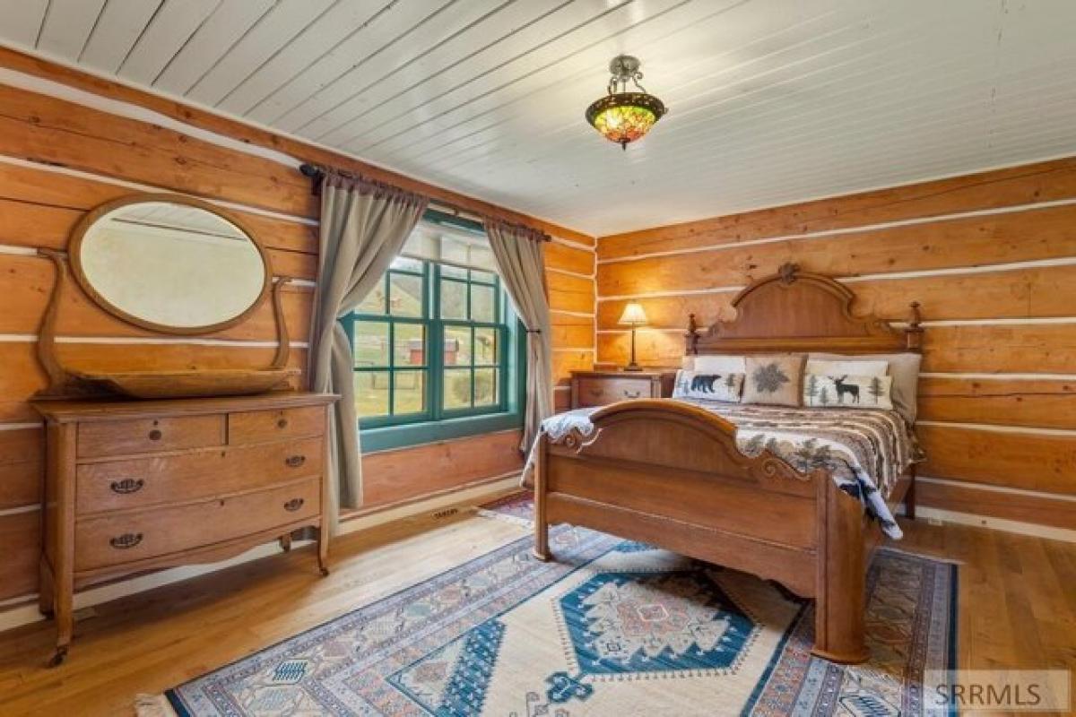 Picture of Home For Sale in North Fork, Idaho, United States