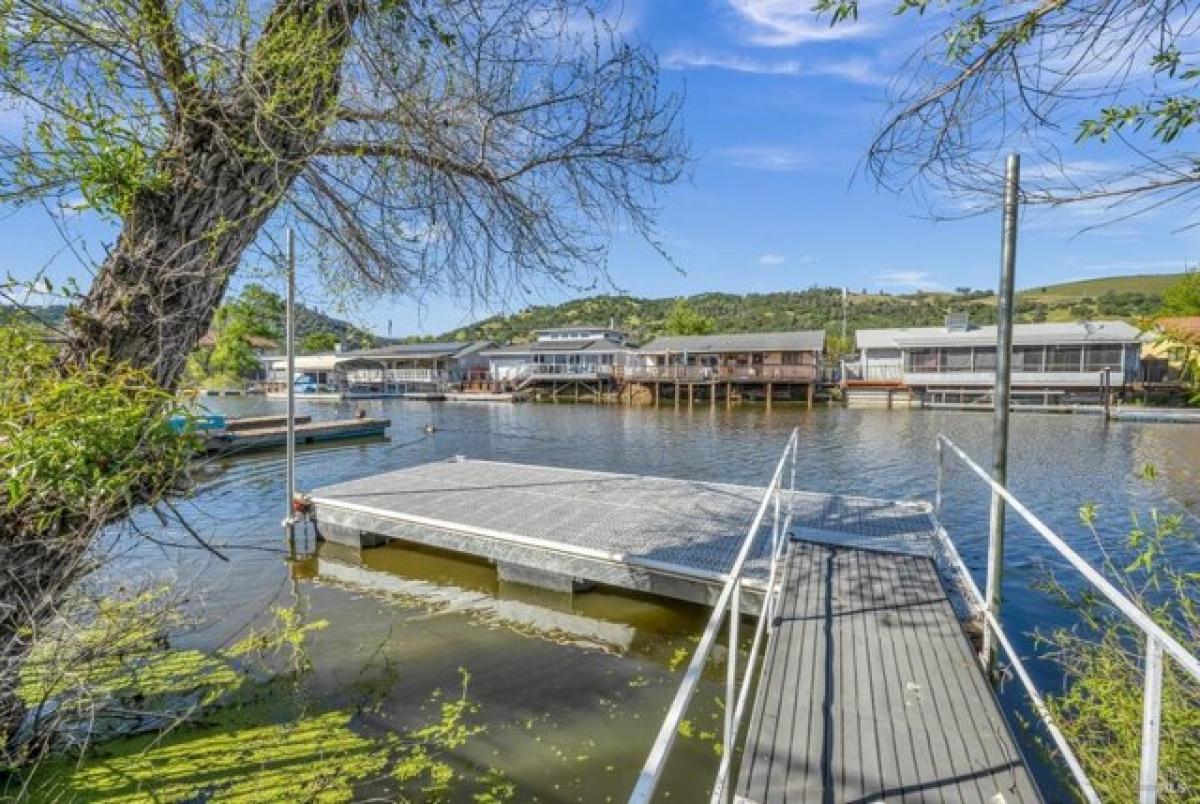 Picture of Home For Sale in Clearlake Oaks, California, United States