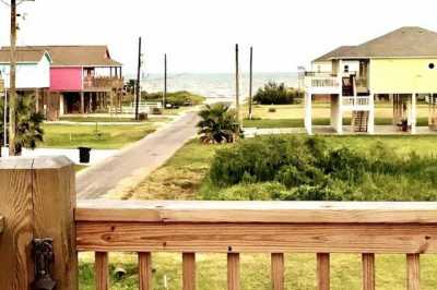 Home For Sale in Crystal Beach, Texas