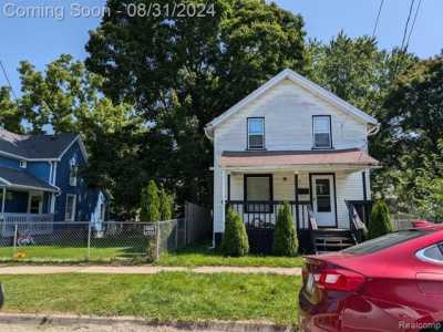 Home For Sale in Pontiac, Michigan