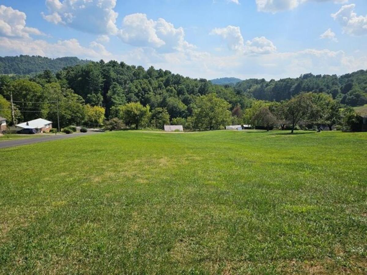 Picture of Residential Land For Sale in Galax, Virginia, United States