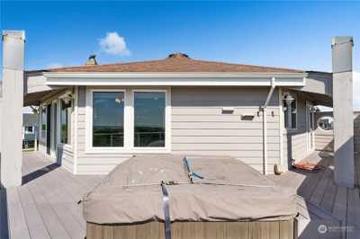 Home For Sale in Ocean Shores, Washington