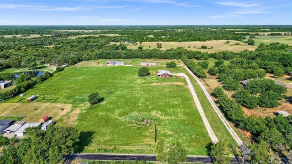 Picture of Residential Land For Sale in Whitesboro, Texas, United States