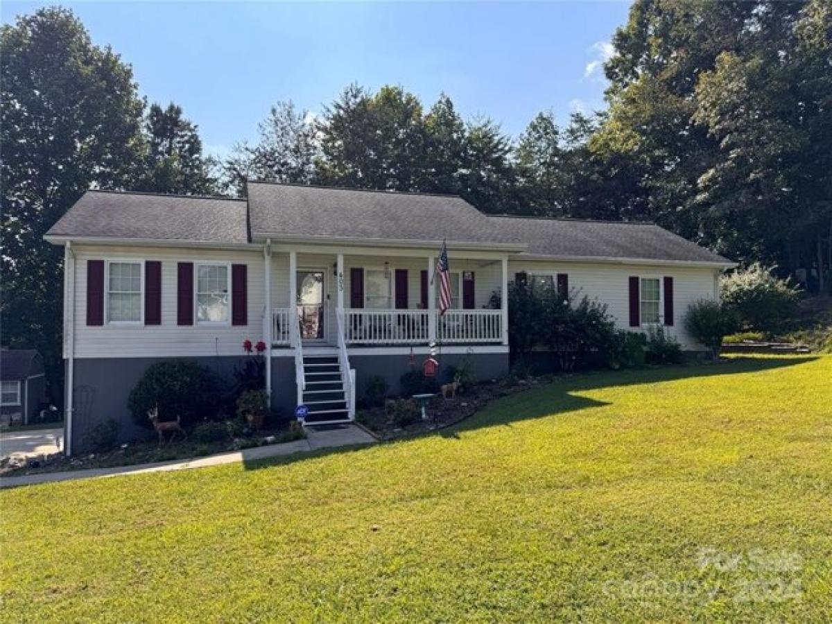 Picture of Home For Sale in Lenoir, North Carolina, United States