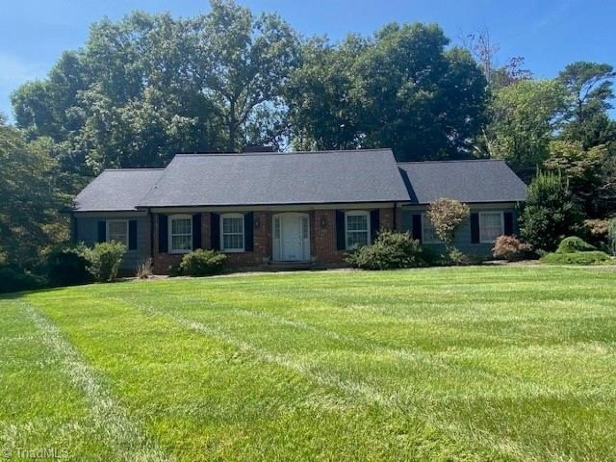 Picture of Home For Sale in Wilkesboro, North Carolina, United States