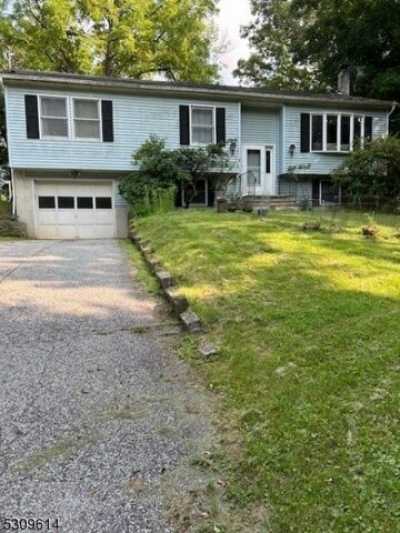 Home For Sale in Franklin, New Jersey