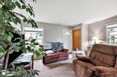 Home For Sale in Lake Orion, Michigan