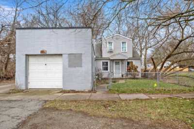 Home For Sale in Taylor, Michigan