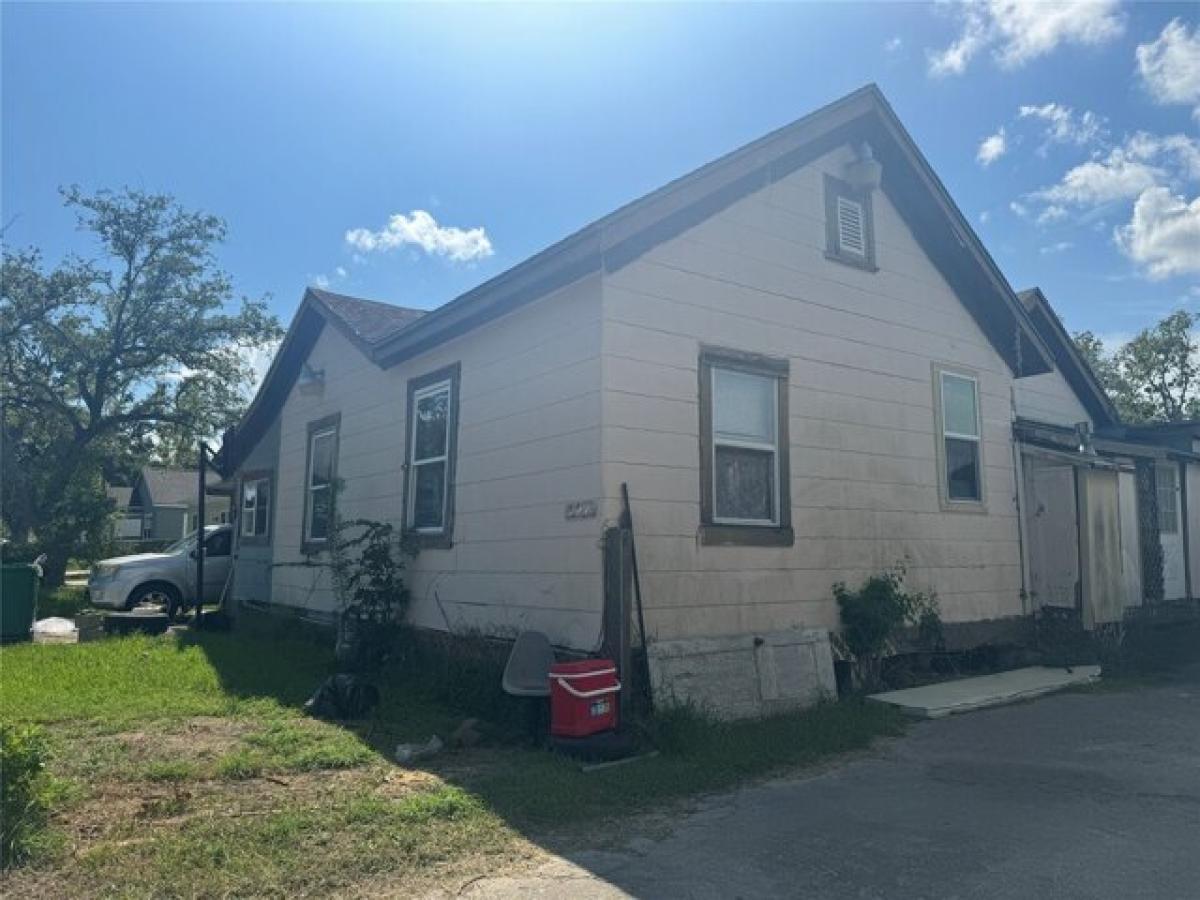 Picture of Home For Sale in La Marque, Texas, United States