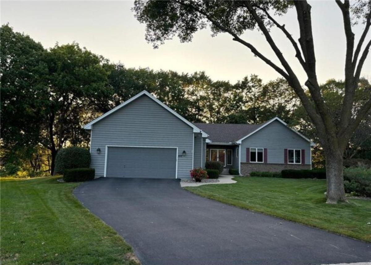 Picture of Home For Sale in Chanhassen, Minnesota, United States