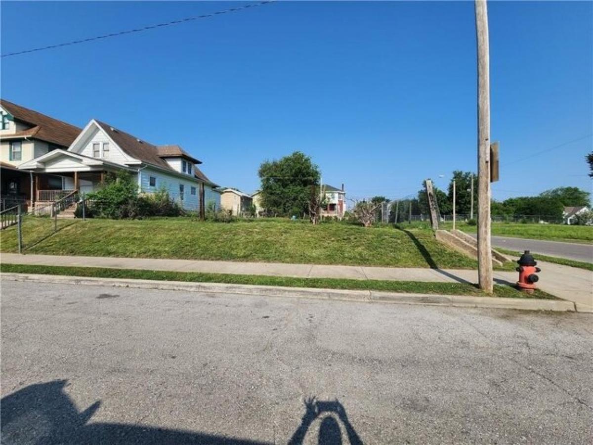 Picture of Residential Land For Sale in Kansas City, Missouri, United States